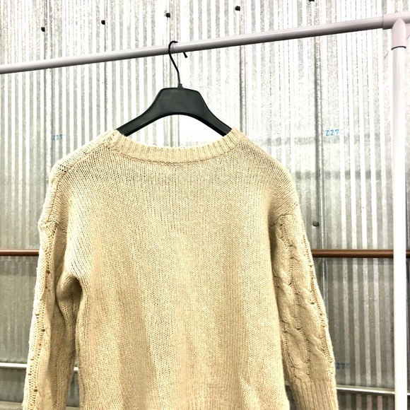 Cable knit sweater - Picture 4 of 4